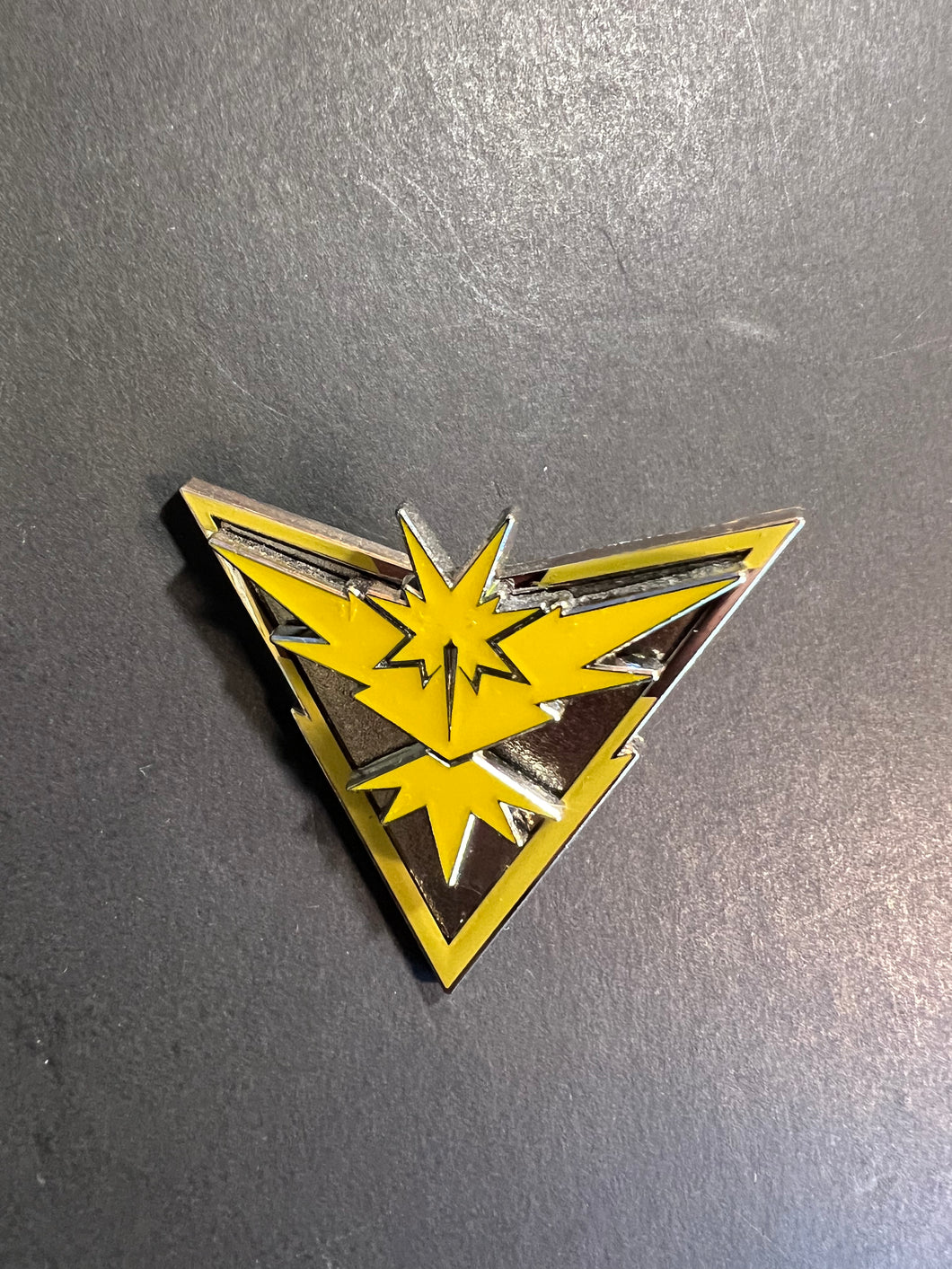 Zappomatic Pin Official Pokemon Go Zapdos Metal Pin - Team Instinct – JAB Games13