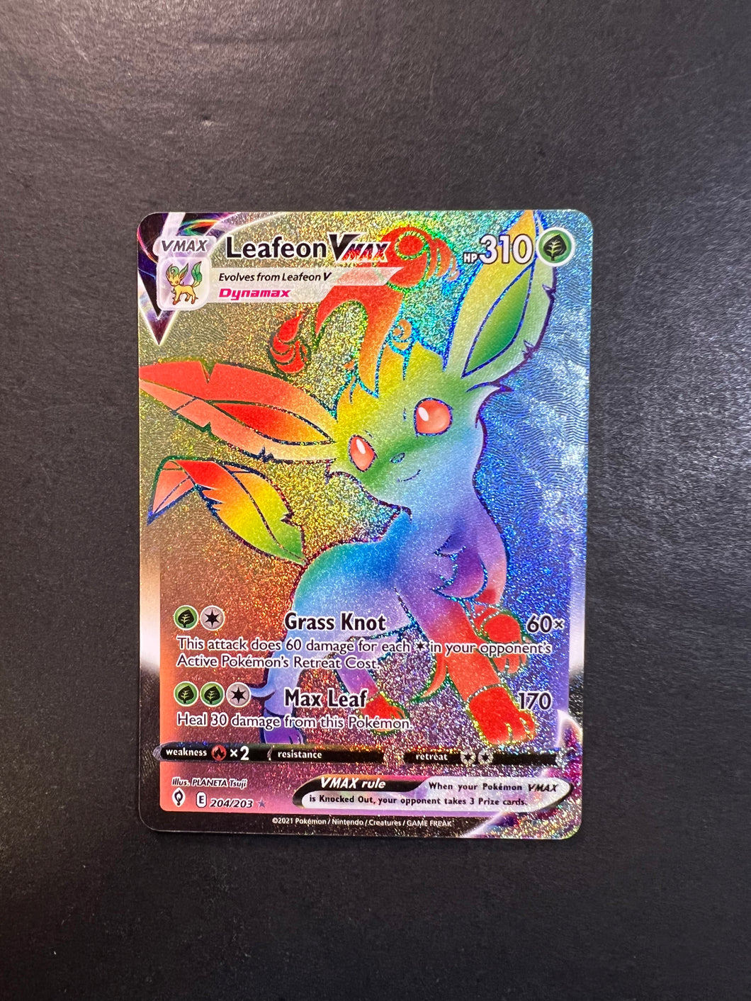 Leafeon VMax - 204/203 Hyper Secret Rainbow Rare - Evolving Skies