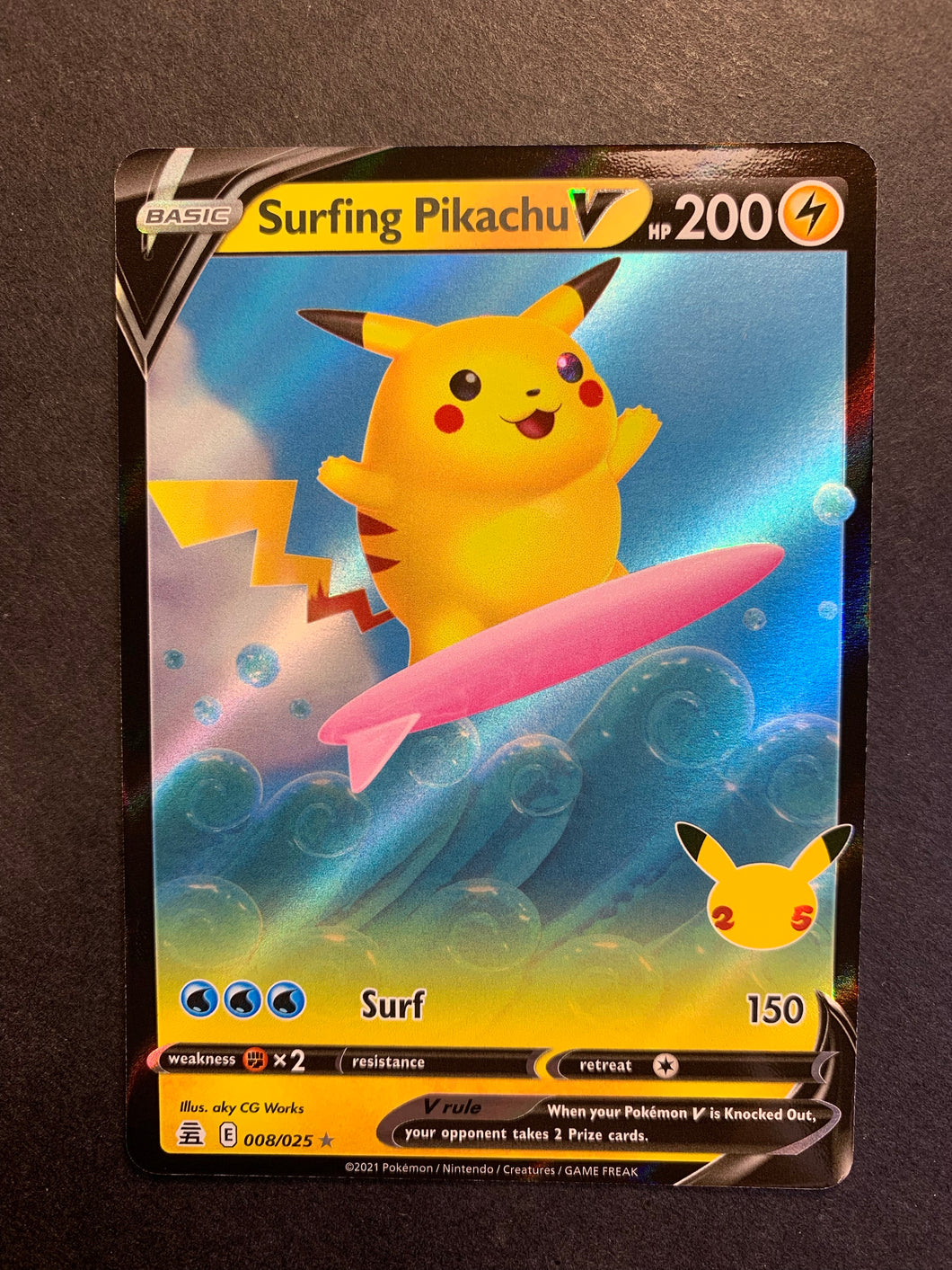 Surfing Pikachu V - 008/025 Ultra Rare - Celebrations